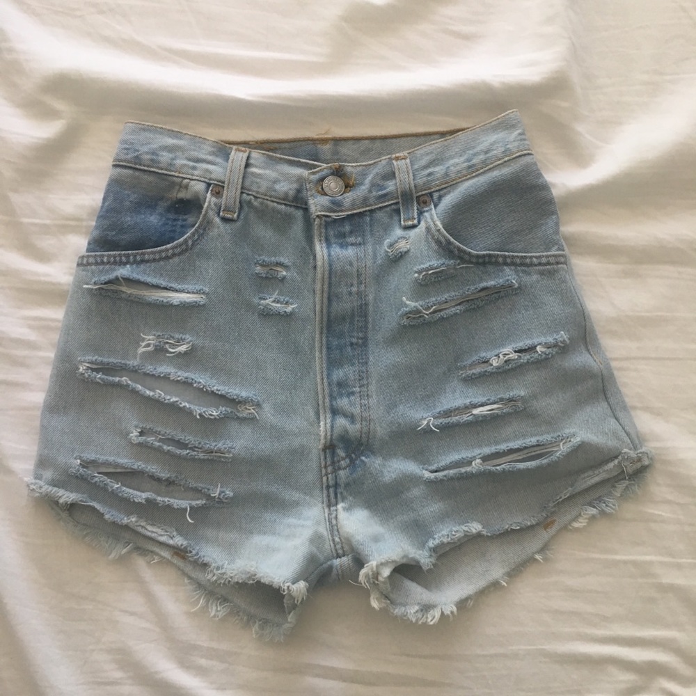 Aritzia Levi’s Jean Shorts